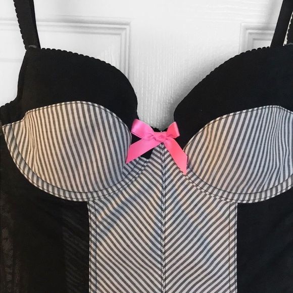 VICTORIA’S SECRET Camisole Lace Bows Garters Adjustable Straps Blk/White Size M - Picture 2 of 6